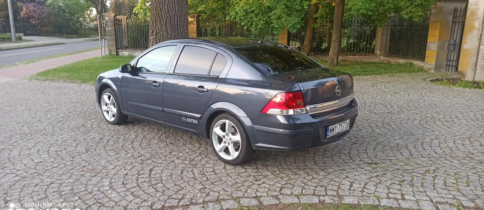 Opel Astra cena 14499 przebieg: 227000, rok produkcji 2008 z Krzyż Wielkopolski małe 106